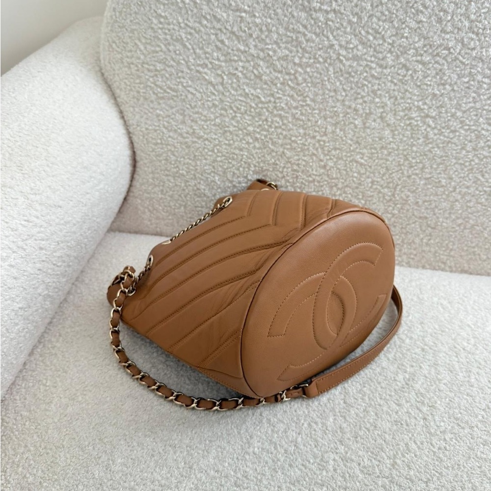 Authentic Chanel Bucket Bag GHW - Picture 9 of 9